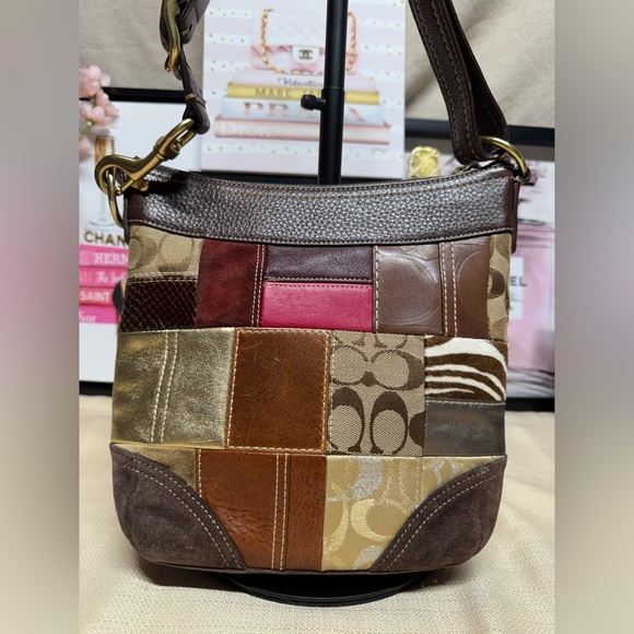 EUC Coach Signature Patchwork Crossbody - Picture 1 of 13